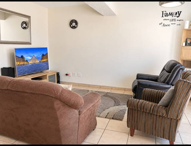 2 BEDROOM APARTMENT FOR SALE IN RYNFIELD
